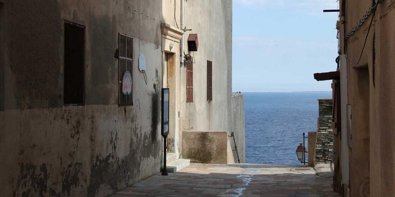 从新手到航海家：帆船俱乐部会员制度全解析，德古帆与专业航海装备如何成就你的赛事之路