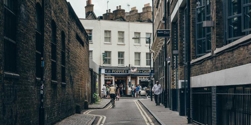 帆船运动入门指南：如何选择第一艘帆船及基础驾驶课程推荐 | 航海装备与德古帆解析