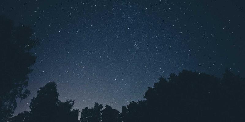 帆船运动：驾驭风浪的智慧与水上运动的极致体验