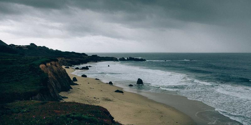 德古帆与专业航海装备：帆船配件如何提升航行性能与安全