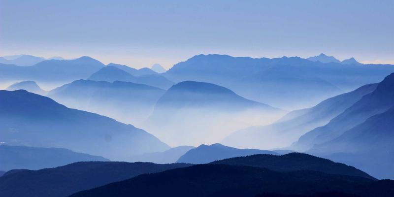德古帆与水上运动摄影全攻略：防水设备、构图技巧与纪录片叙事手法
